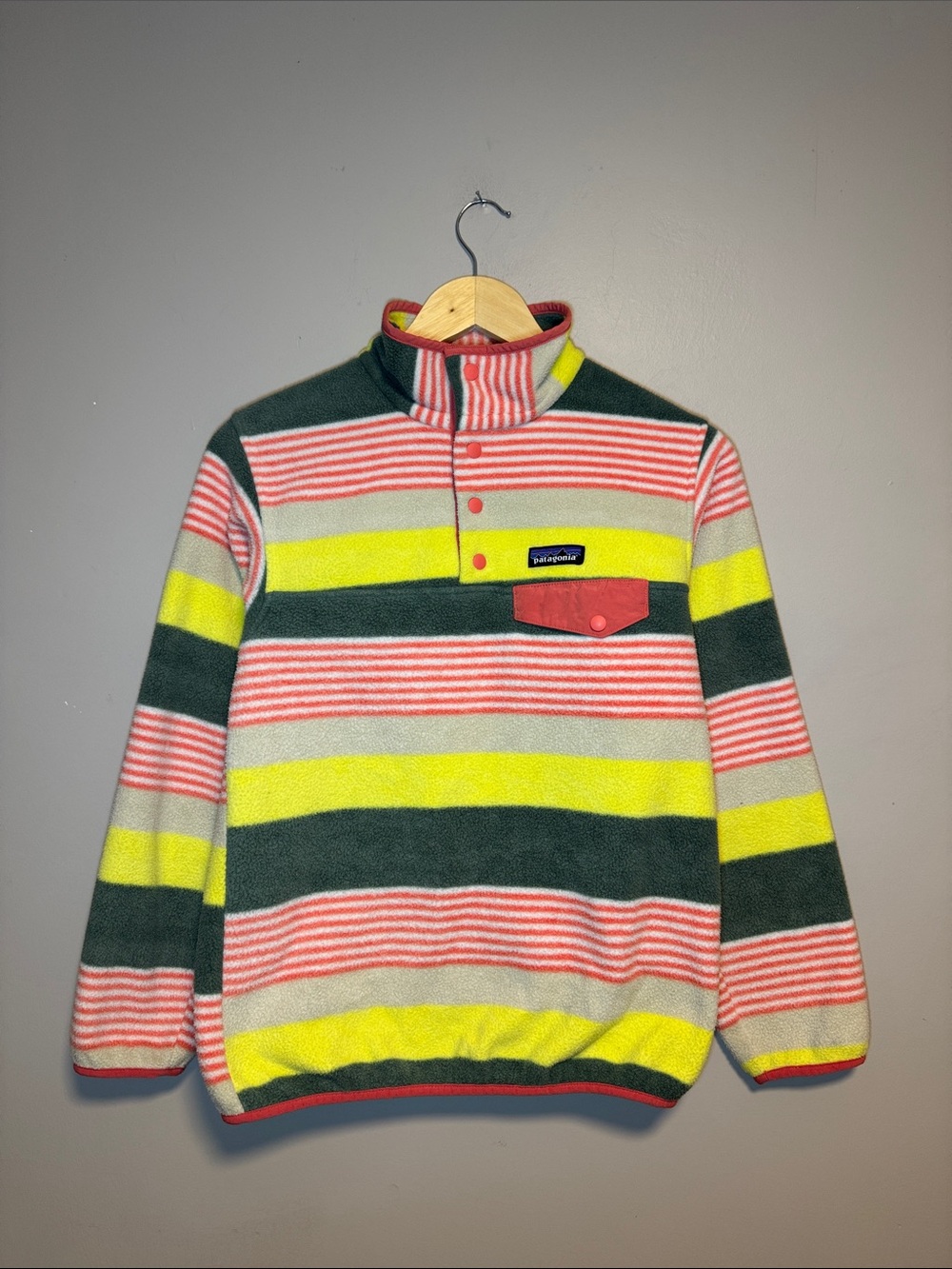 Patagonia Synchilla Coral Striped Fleece Pullover / XXS